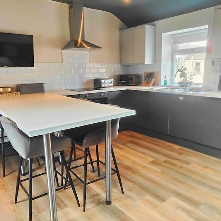 Sloane Modern 2 Bedroom Seafront Apartment 黑潭 外观 照片