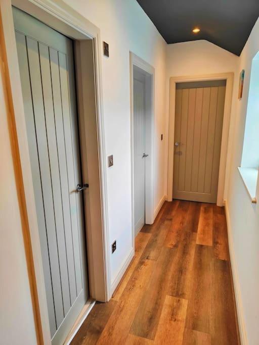 Sloane Modern 2 Bedroom Seafront Apartment 黑潭 外观 照片