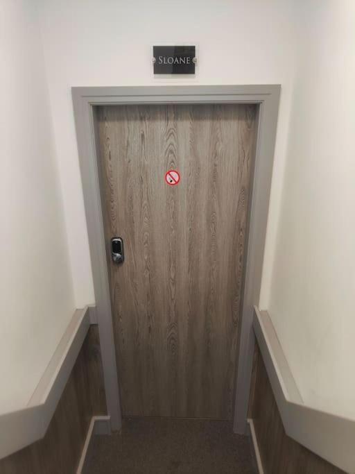 Sloane Modern 2 Bedroom Seafront Apartment 黑潭 外观 照片